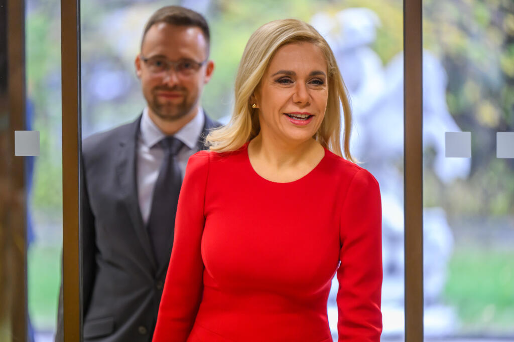 Na snímke podpredsedníčka vlády a ministerka hospodárstva SR Denisa Saková (Hlas-SD) prichádza na  60. schôdzu vlády SR v Bratislave 20. novembra 2024. FOTO TASR - Jaroslav Novák