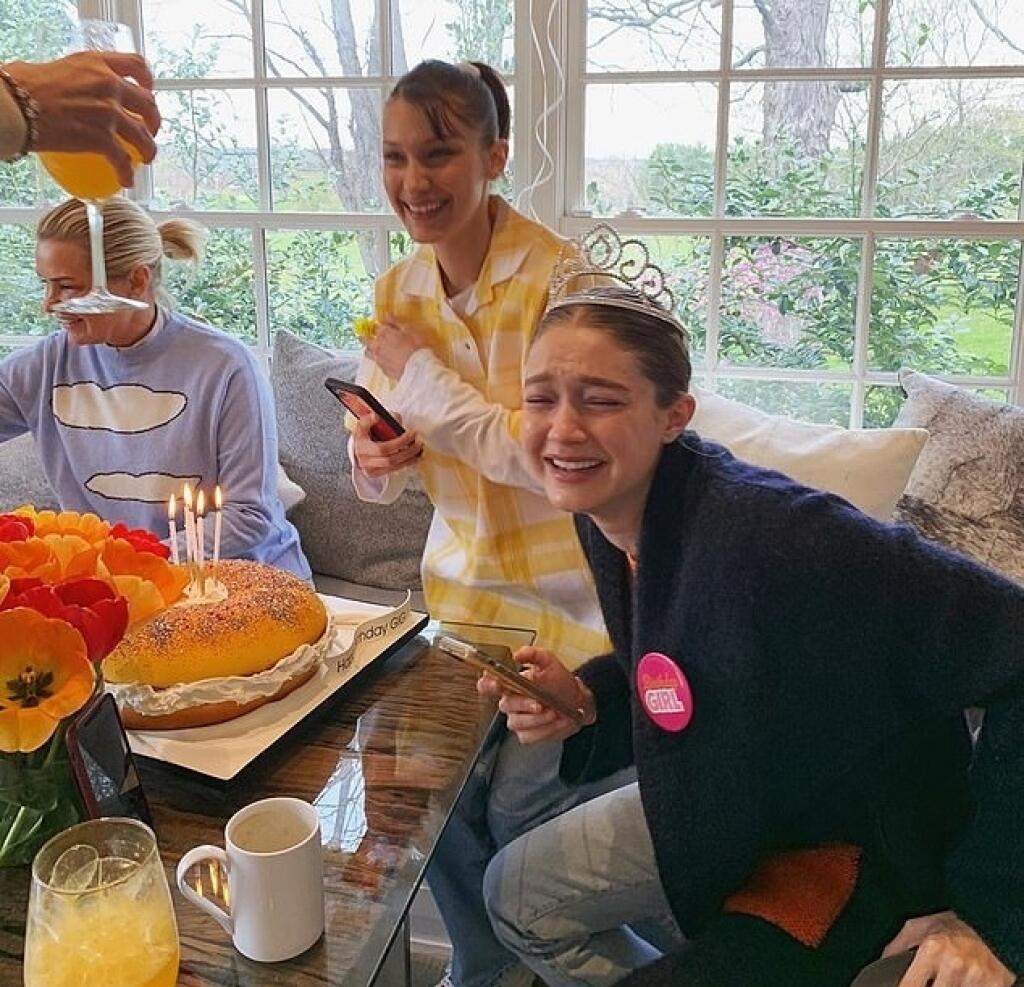 Supermodelka a „dievča z titulky“ magazínu Vogue, 25-ročná Gigi Hadid, ktorej sestrou je o dva roky mladšia modelka Bella Hadid, strávila svoje narodeniny v spoločnosti speváka Zayna Malika.