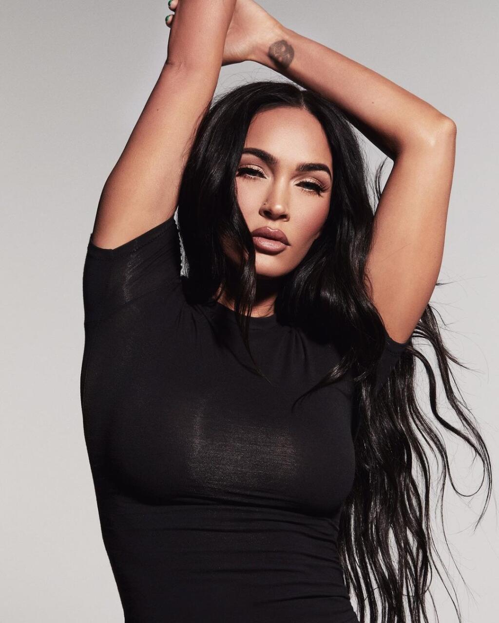 Megan Fox sa svojich tetovaní postupne zbavuje