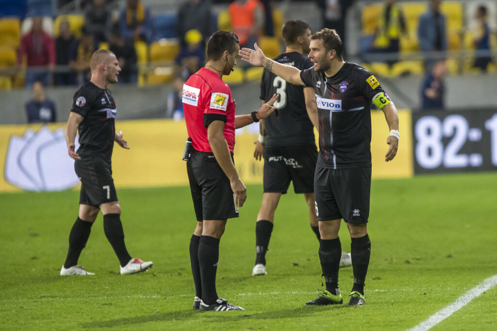 Futbalové kluby už majú od vlády povolenie opäť zarezávať naplno.