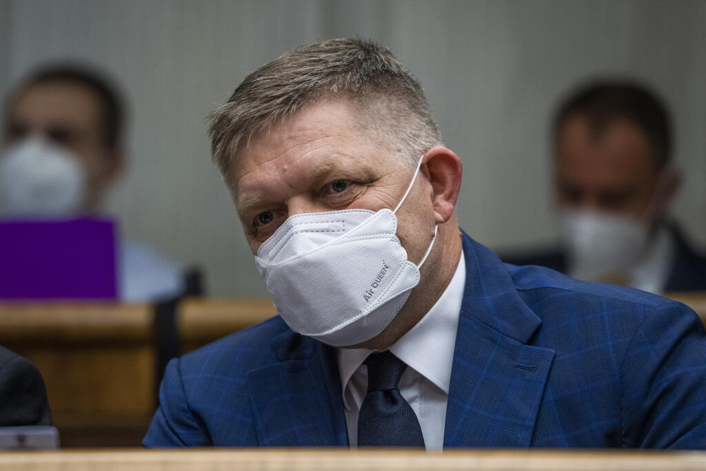 Na snímke poslanec NRSR Robert Fico (SMER-SD) počas 27. schôdze parlamentu, na ktorej sa rokuje o programovom vyhlásení vlády SR v Bratislave 30. apríla 2021. FOTO TASR - Jaroslav Novák