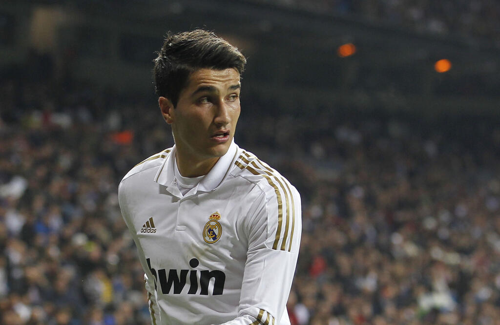 Turecký futbalový stredopoliar Nuri Sahin v drese Realu Madrid