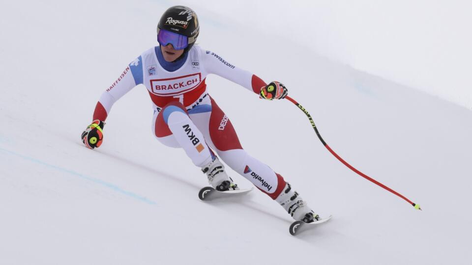 EBE 20 St. Moritz - Na snímke švajčiarska 
lyžiarka Lara Gutová-Behramiová na trati super-G žien Svetového pohára v St. Moritzi v sobotu 11. decembra 2021. FOTO TASR/AP

Switzerland's Lara Gut-Behrami speeds down the course during an alpine ski, women's World Cup super-G in St. Moritz, Switzerland, Saturday, Dec. 11, 2021. (AP Photo/Marco Trovati)