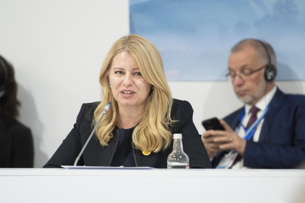 Na snímke prezidentka SR Zuzana Čaputová na podujatí s názvom Promoting climate change education organizovanom prezidentom Rumunska Klausom Ioannisom a predsedom vlády ČR Petrom Fialom počas Klimatickej konferencie OSN COP 27 v egyptskom Šarm aš-Šajchu 8. novembra 2022. FOTO TASR - Michal Svítok
