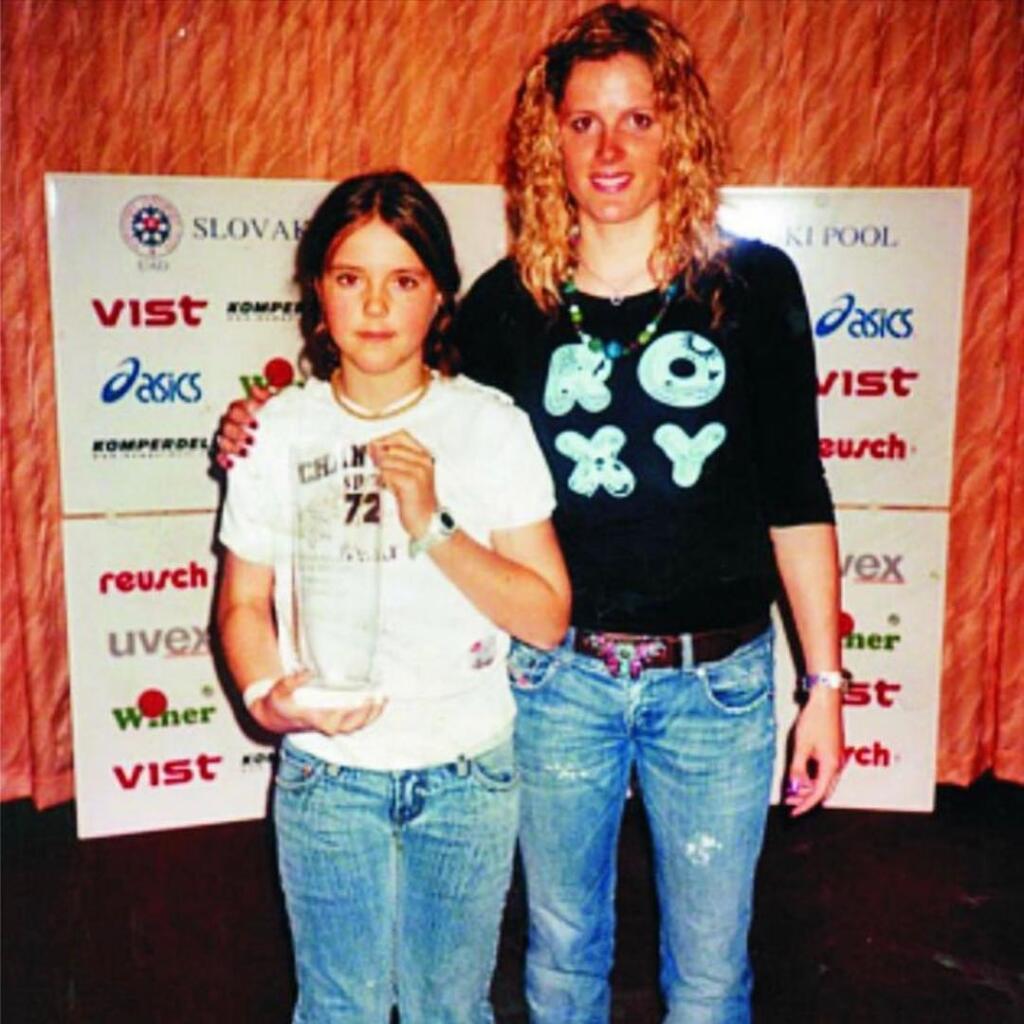 Takto sa kedysi odfotila malá Petra Vlhová s Veronikou Velez-Zuzulovou.