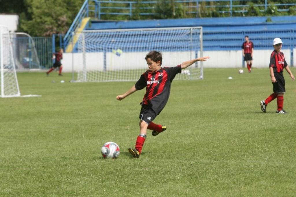 Demitrov syn Lucas hrá aj futbal s nadšením.