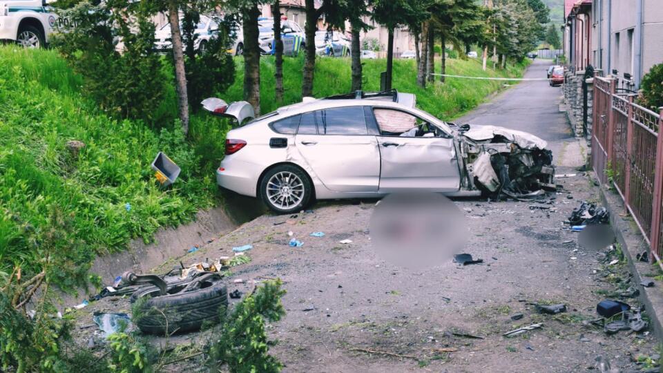 30-ročný vodič zahynul pri dopravnej nehode v Klenovci.