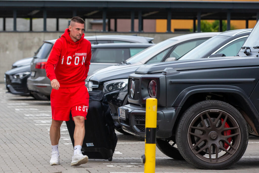 Zraz slovenskej futbalovej reprezentácie v Senci. Na snímke je Róbert Mak.