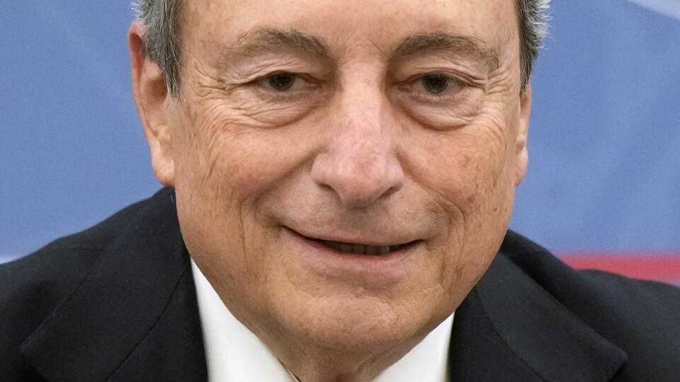 Draghi v telefonáte so Zelenským vyjadril podporu Ukrajine, vyšetrujú ruské zločiny.