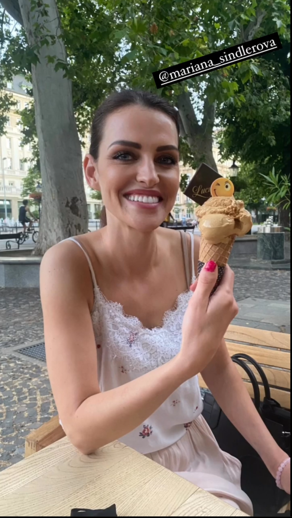Mariana Schindlerová sa na svoju známu sestru Martinu veľmi podobá.