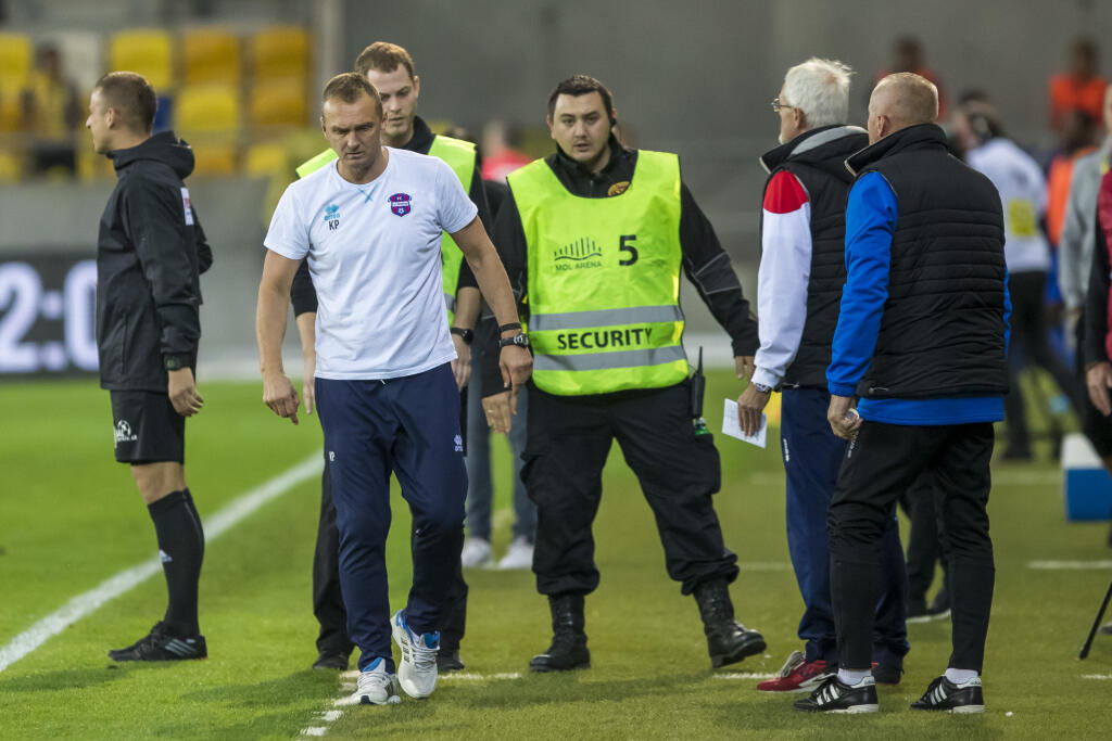 Futbalové kluby už majú od vlády povolenie opäť zarezávať naplno.