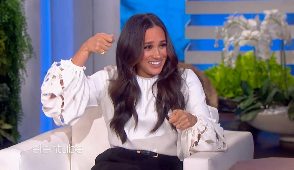 Moderátorka Ellen DeGeneres (63) si do svojej tolkšou pozvala herečku a manželku princa Harryho Meghan Marklelovú (40). Vojvodkyňa sa pred kamerami rozhovorila o svojich začiatkoch herečky a útrapách chudobnej herečky.