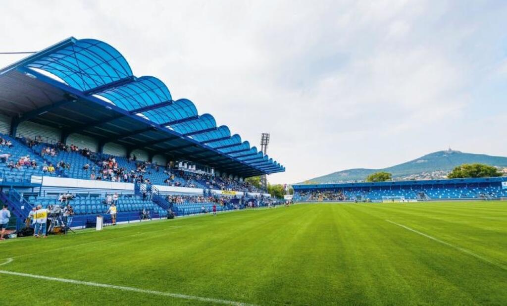 Krajina predražených štadiónov: Čo odhalila malá sonda do postupov SFZ