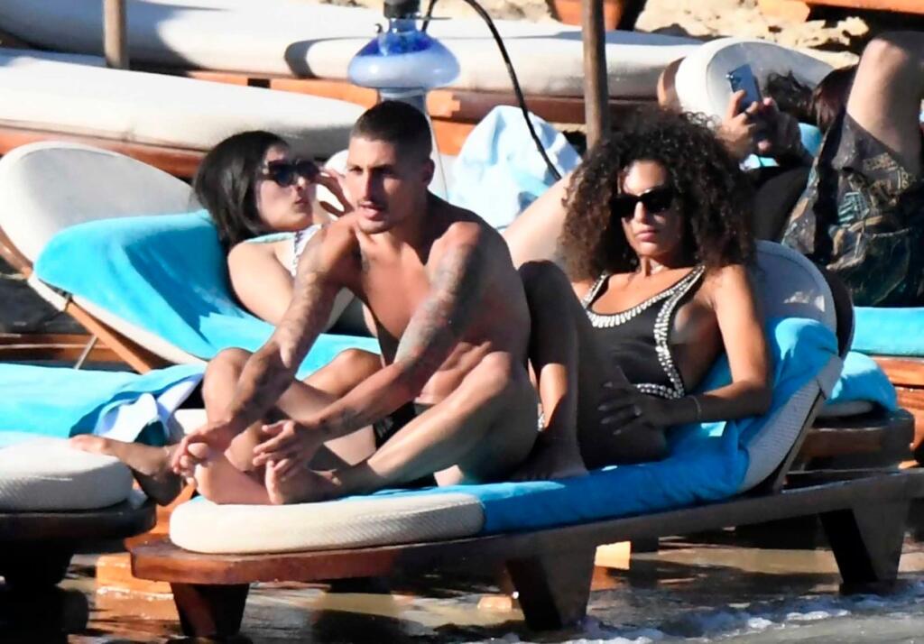 Verratti a Aidi si užívali na jednom ležadle.