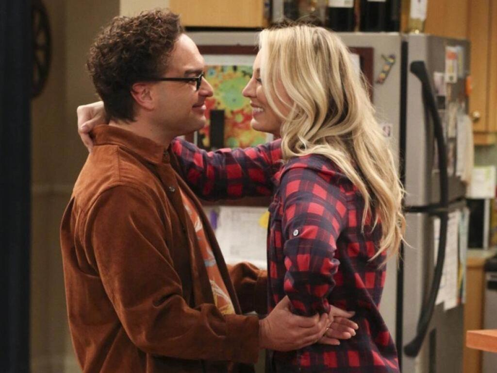 Johnny Galecki sa narodil v Belgicku – keby zostal žiť v krajine, v ktorej sa narodil, nezahral by si v seriáli. On však, našťastie, nasledoval svojho otca, ktorý bol pracovne prevelený do Ameriky.