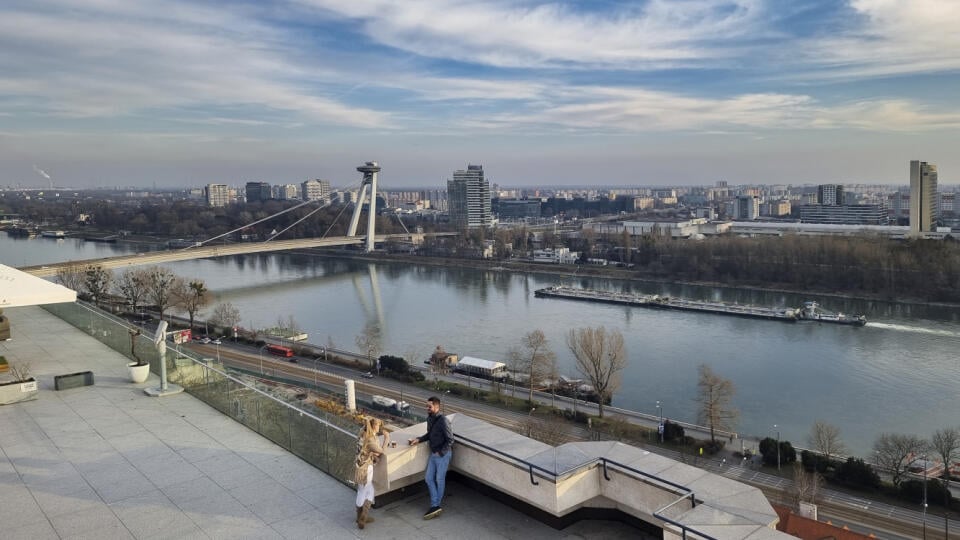 Na snímke pohľad na Bratislavu z budovy Národnej rady (NR) SR 3. marca 2021 v Bratislave. FOTO TASR - Pavel Neubauer