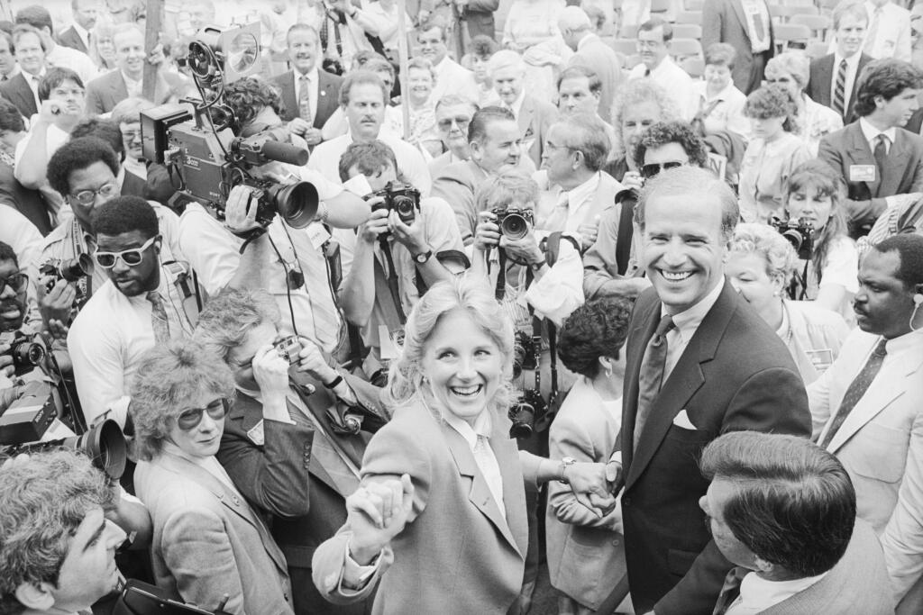 Joe Biden v 80. rokoch s manželkou Jill.