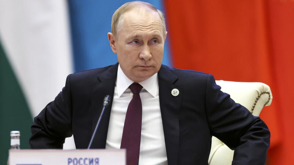 Ruský prezident Vladimir Putin počas summitu Šanghajskej organizácie pre spoluprácu (SCO) v uzbeckom meste Samarkand 16. septembra 2022. FOTO TASR/AP