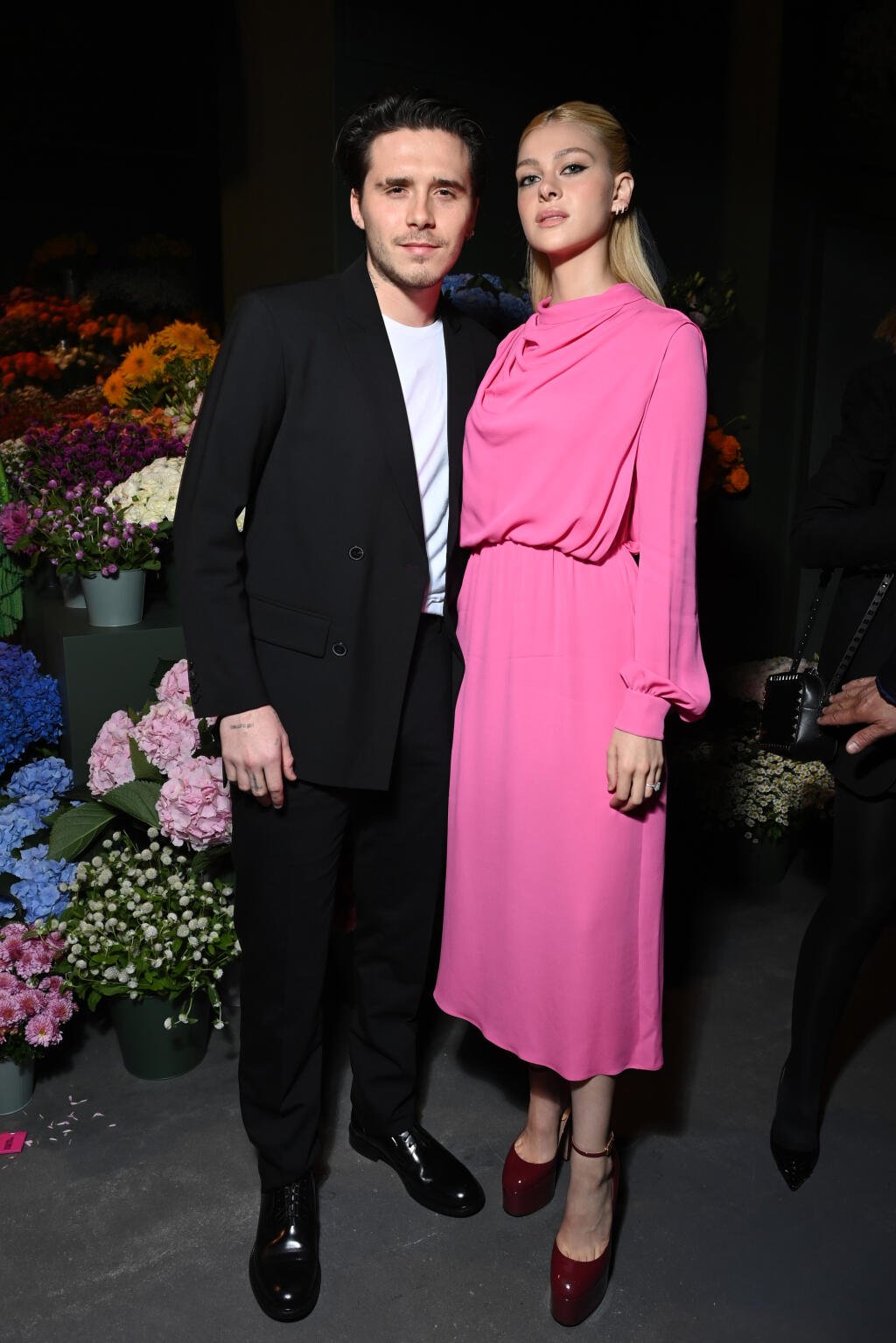 Brooklyn Beckham a Nicola Peltz na prehliadke Valentino.