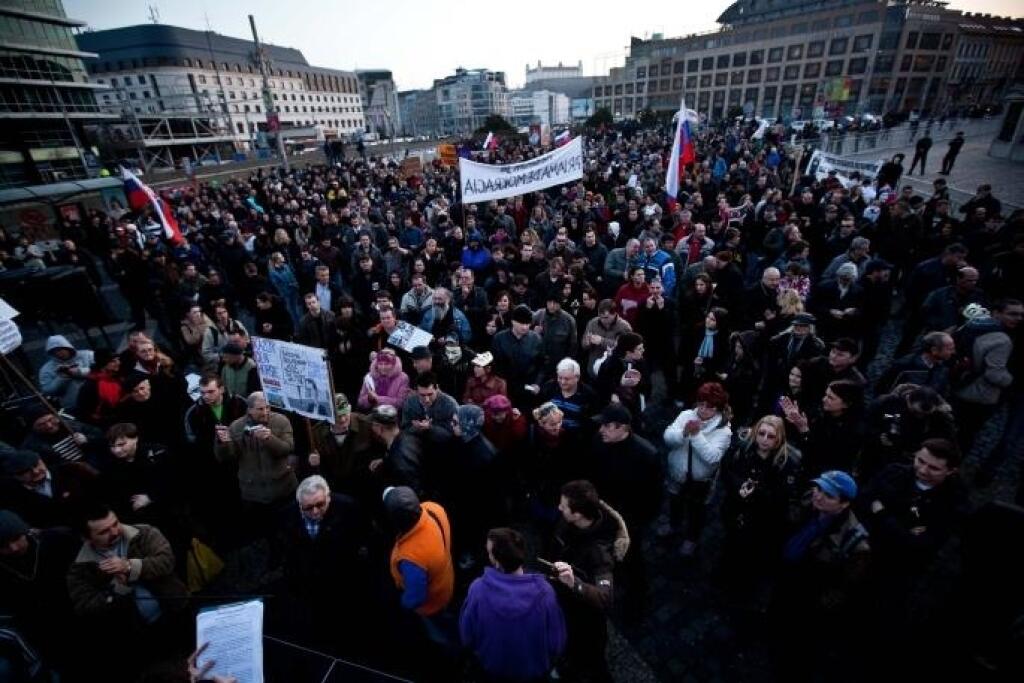 KDH sa na bilbordoch vyhranilo proti Smeru