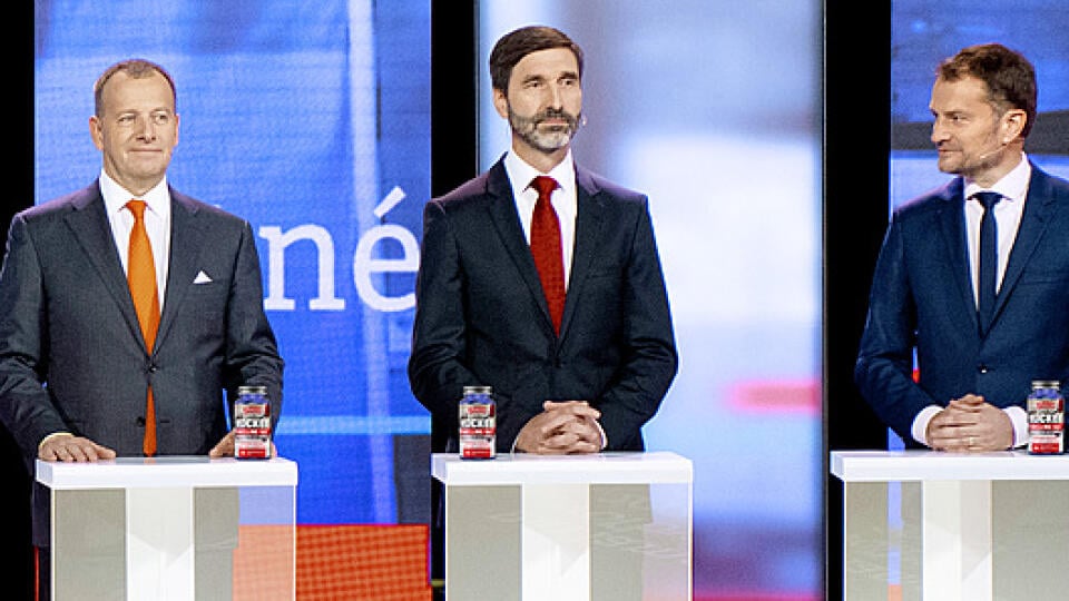 Pomôcka pri televíznej debate. Politici si podľa nových pravidiel môžu dať čpavok priamo v štúdiu.