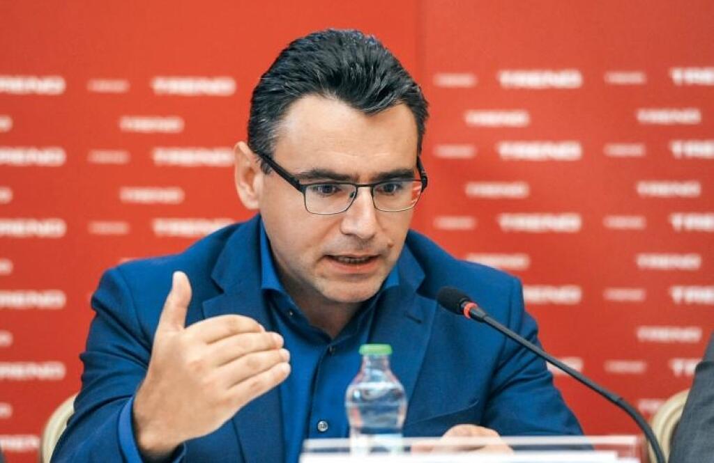 Z najhoršieho sú sprostredkovatelia vonku. Poslanci zmiernili pravidlá