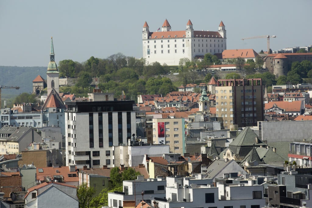 Investor HB Reavis začína s celkovou rekonštrukciou ulice Mlynské nivy.
Na snímke pohľad na bratislavský hrad