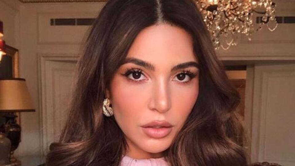 Negin Mirsalehi – 6,6 miliónov  sledovateľov.
Holandská blogerka Negin Mirsalehi je zakladateľkou Gisou Hair a v časopise Esquire bola označená za jednu zo žien, ktoré milujeme na Instagrame. Za svoju slávu na sociálnych médiách sa objavila aj v listine časopisu Forbes medzi tridsiatkou pod 30 rokov.