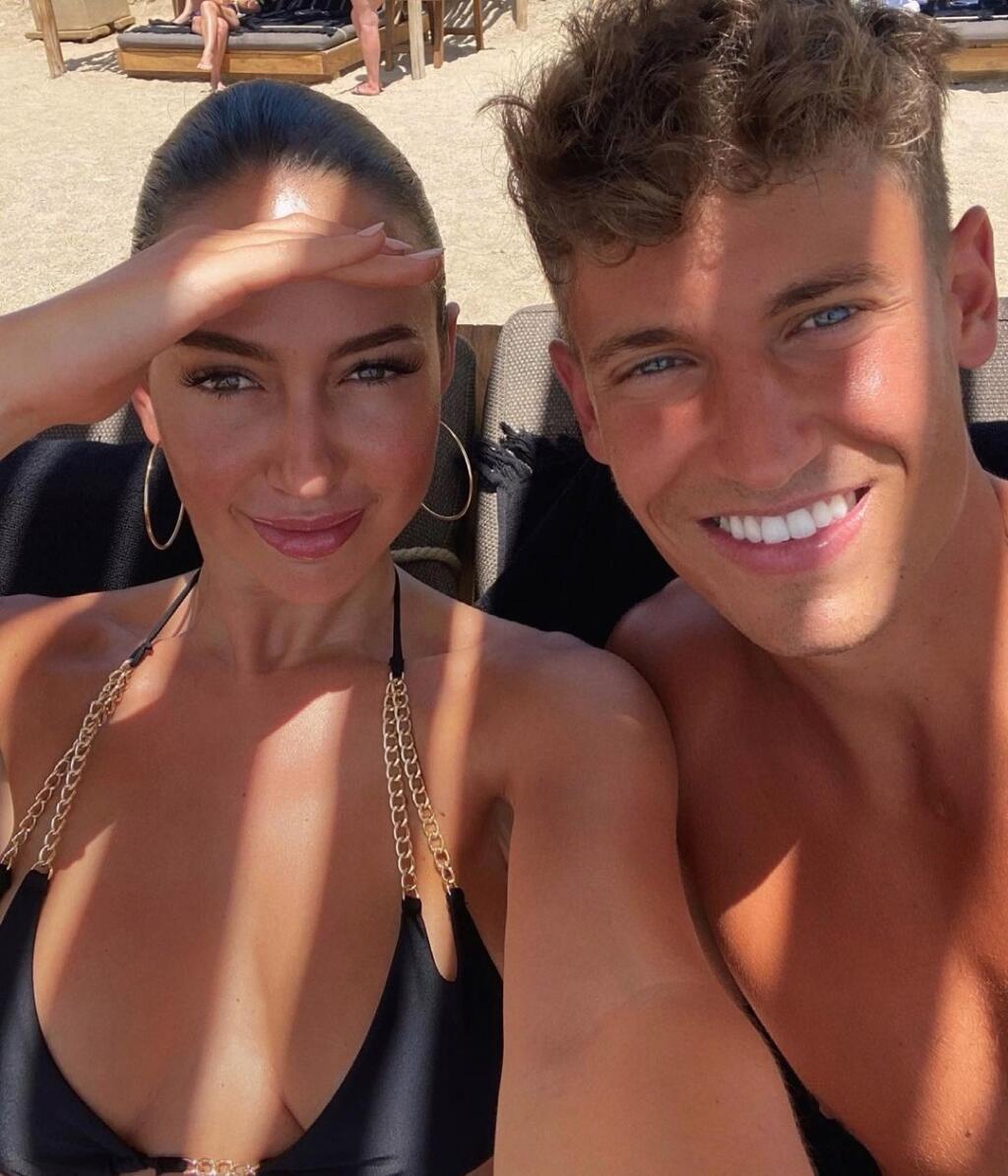Llorente a Paddy vyzerajú ako šťastný pár.