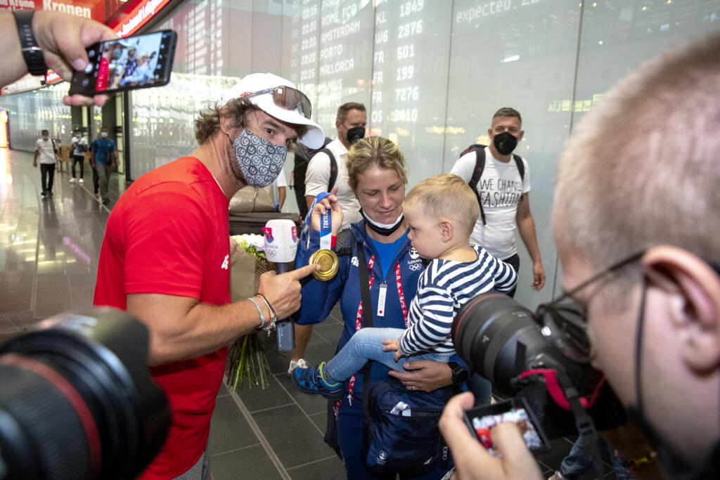 Slovenská strelkyňa ukázala zlatú medailu a okrem toho sa stíhala tešiť aj so synmi, ktorých nevidela dva týždne.