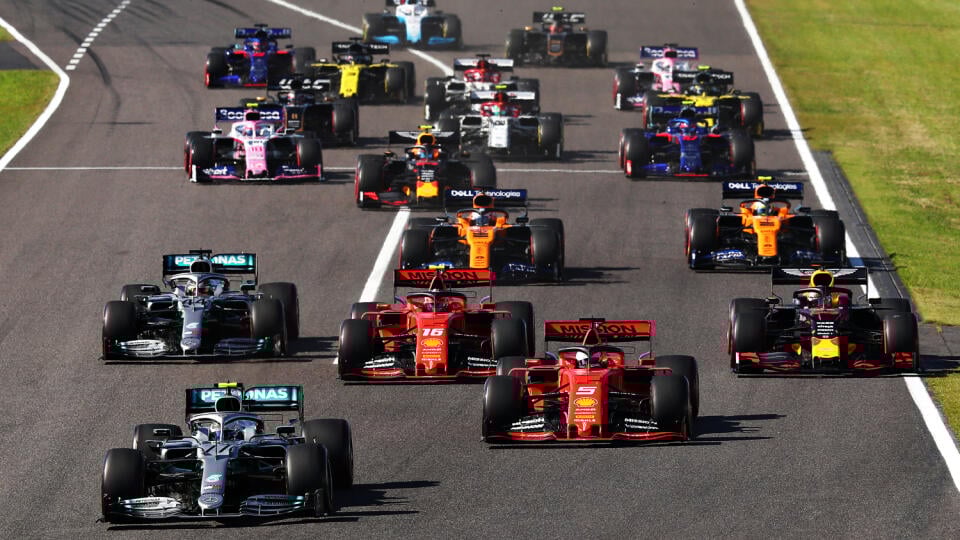 Fín Valtteri Bottas na Mercedese triumfoval na Veľkej cene Japonska, sedemnástych pretekov seriálu F1.
