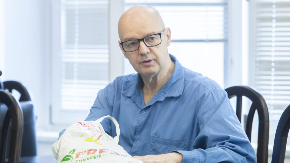 Na snímke je obžalovaný Pavol Rusko na súdnom pojednávaní v kauze Maják nádeje 26. apríla 2023 v Bratislave.