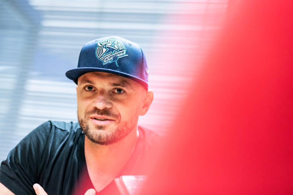 Na snímke Marián Gáborík počas rozhovoru na jeho štadióne v Trenčíne.