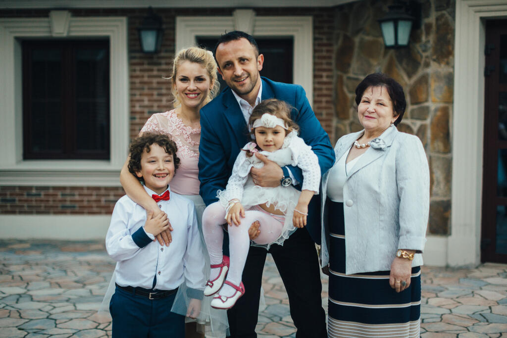 Kandráč Ondrej, manželka Kandráčová Erika, dcéra Ema, syn Ondrej, mama Monika