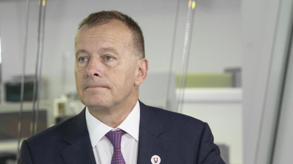 Na záver sme sa šéfa parlamentu ešte spýtali, či by v budúcnosti prijal ponuku na účasť v relácii typu Ruža pre nevestu. „V žiadnom prípade,“ stručne uzavrel Kollár.