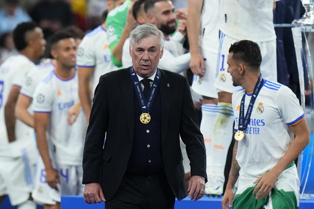Tréner s najviac titulmi: 4 Carlo Ancelotti (AC Miláno 2003, 2007, Real Madrid 2014, 2022). Zinédine Zidane má na konte 3 (Real Madrid 2016, 2017, 2018)