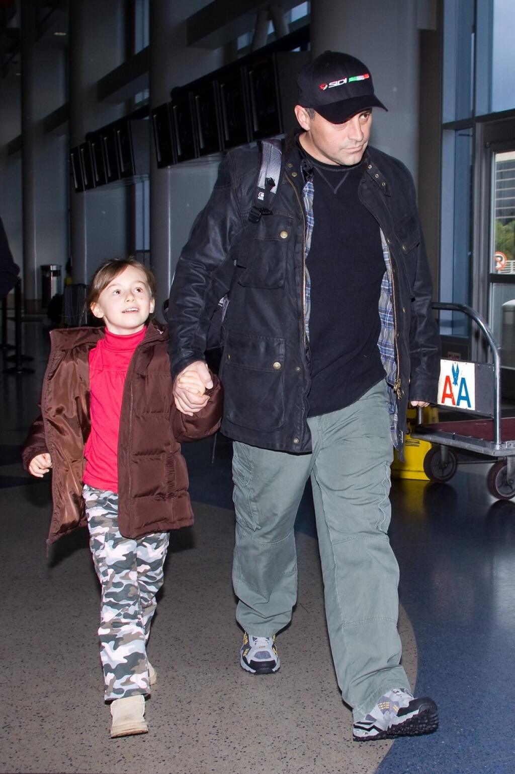Matt LeBlanc s dcérou Marinou na letisku.