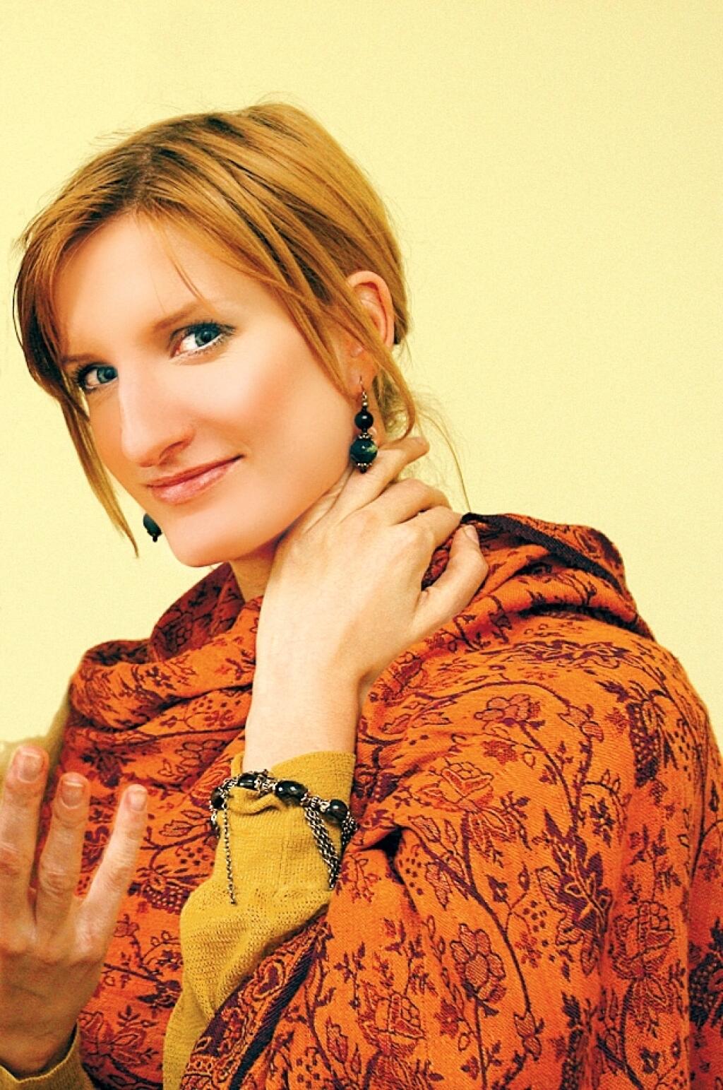 Adela Banášová, moderátorka, horoskop
foto : Ladislav Prikler
uverejnené Šarm 18/2007
pôvodný súbor:horoskop banasova vyrez.eps