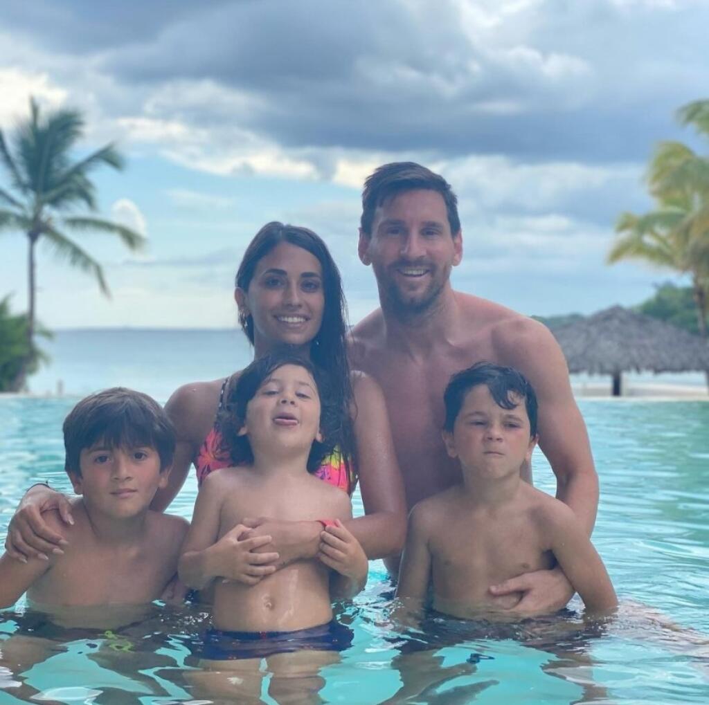 Argentínsky futbalista podobu so svojimi synmi nezaprie.