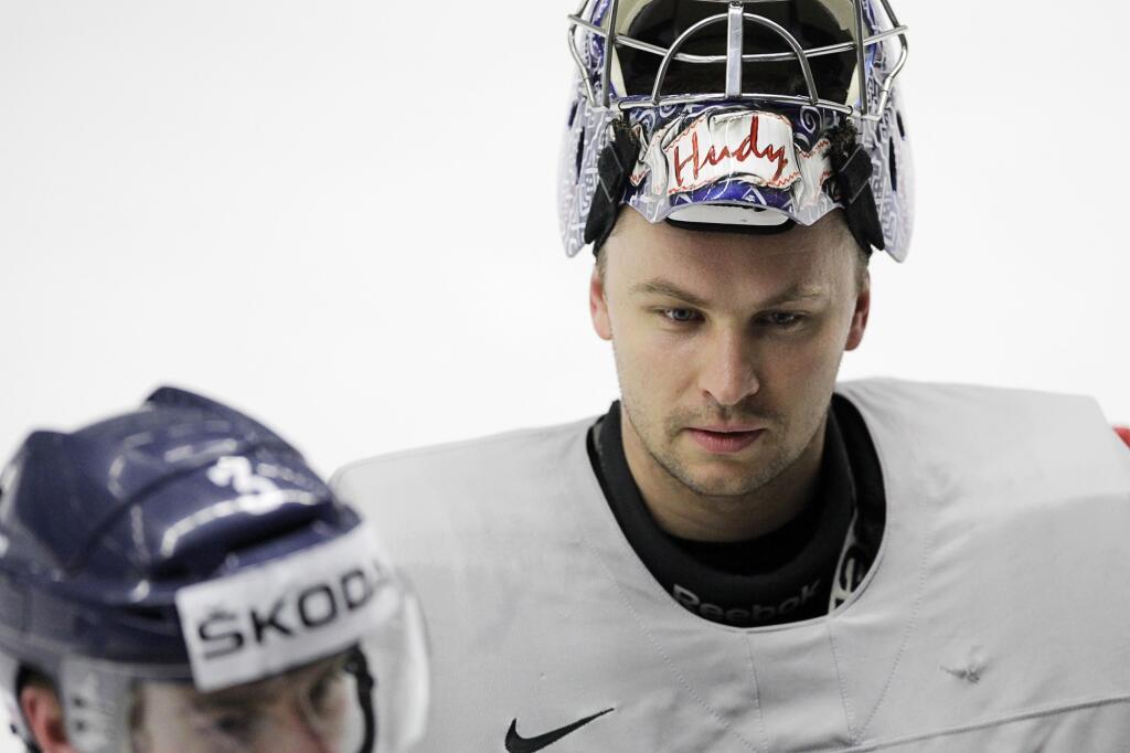 Július Hudáček pred sezónou dokonca nastúpil v zápase na podporu Ukrajiny, no aj tak prestúpil do KHL
