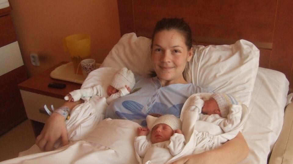 ŠŤASTNÁ MAMA: Ivana
Knapcová sa zo svojich
troch synov veľmi teší.