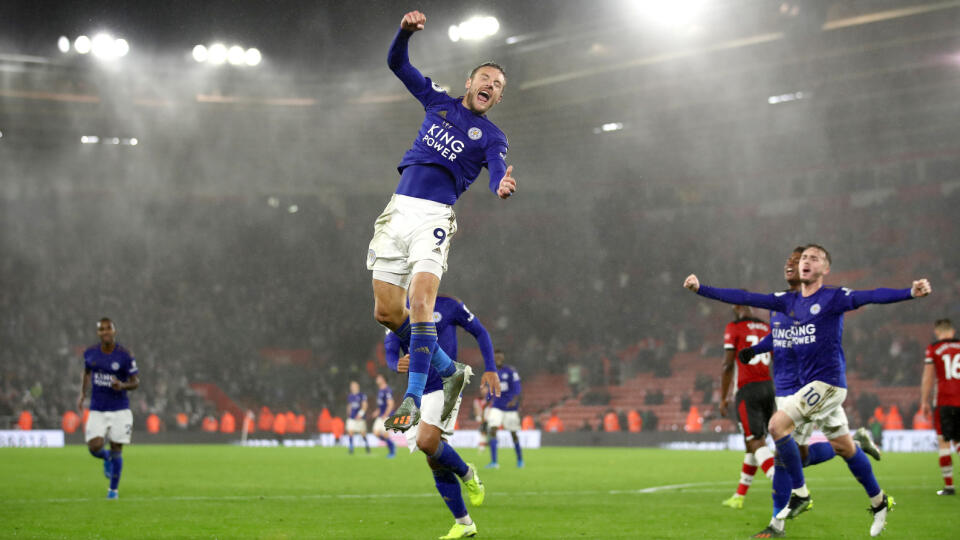 Futbalisti Leicestru City vyrovnal historický rekord anglickej Premier League, keď v piatkovom zápase 10. kola rozdrvili Southampton na jeho pôde 9:0.