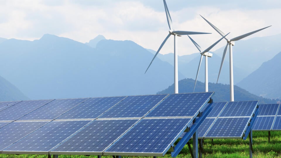 energia - solárne panely - veterná elektráreň - veterná turbína