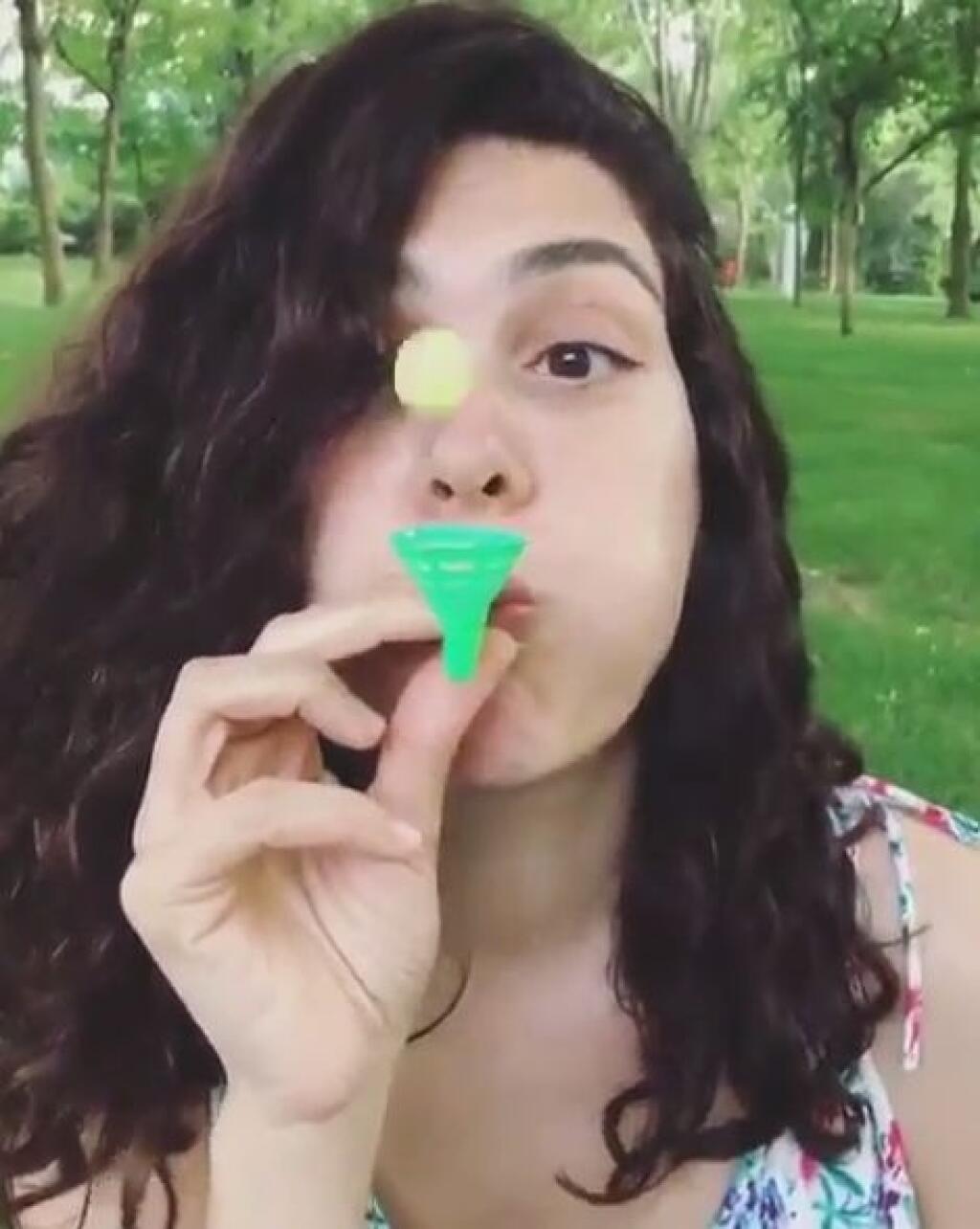Šeherezáda si vychutnala piknik s kamarátkou. Zdá sa, že sa skvele zabávali.