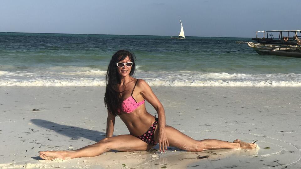 Rebecca Justh (61)