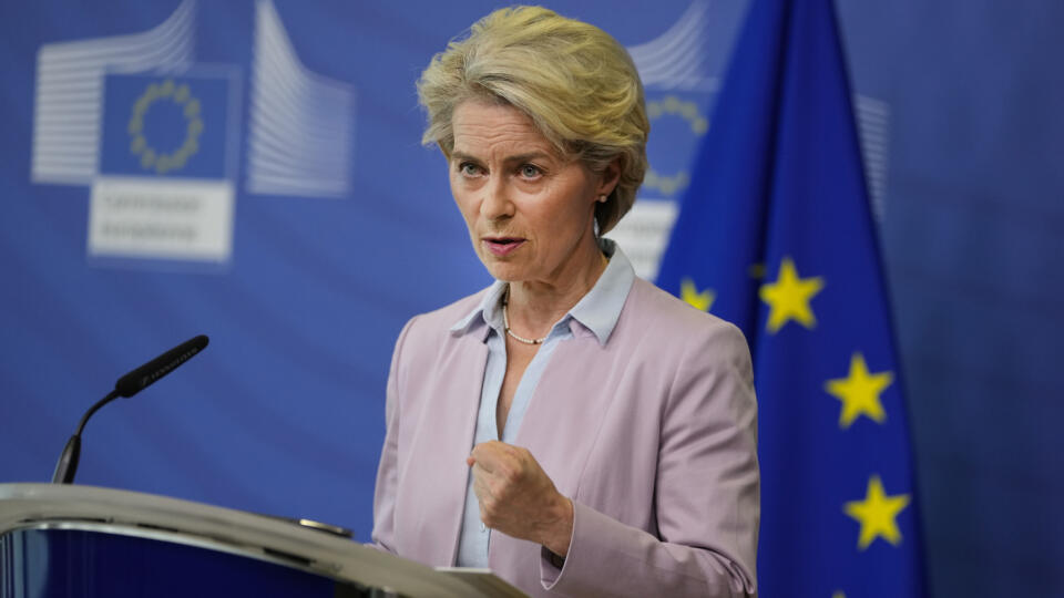 PK 37 Brusel - Na snímke predsedníčka Európskej komisie (EK) Ursula von der Leyenová odpovedá na otázky novinárov počas tlačovej konferencie v sídle Európskej únie v Bruseli 7. septembra 2022. Ursula von der Leyenová v stredu oznámila zámer prijať súbor piatich opatrení proti vysokým cenám elektriny. FOTO TASR/AP
European Commission President Ursula von der Leyen speaks during a media conference at EU headquarters in Brussels, Wednesday, Sept. 7, 2022. European Union countries should set a pric