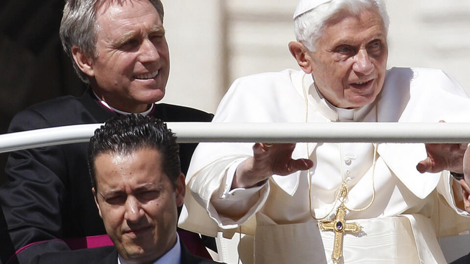 pápež Benedikt XVI, Georg Gaenswein, Paolo Gabriele