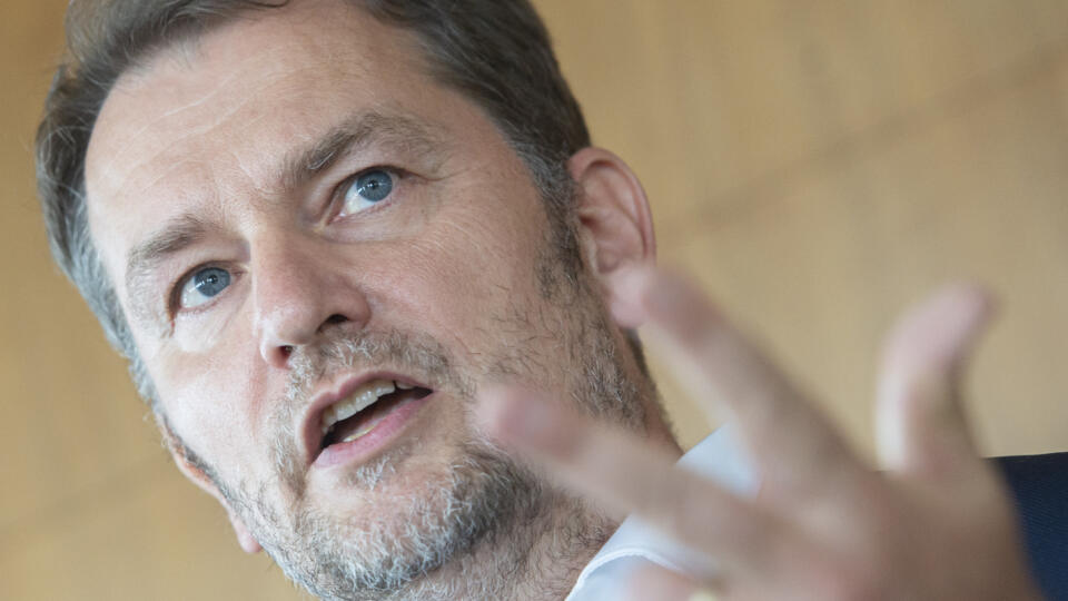 Na snímke podpredseda vlády SR a minister financií Igor Matovič (OĽanO) odpovedá na otázky novinárov po stretnutí predstaviteľov koalície, ktoré sa konalo vo vládnom hoteli Bôrik v Bratislave v piatok 12. augusta 2022. Bez SaS bude vláda Eduarda Hegera (OĽANO) nefunkčná a nebude mať v Národnej rade (NR) SR väčšinu. Predseda vlády to povedal po piatkovom rokovaní koaličných predstaviteľov v súvislosti s vládnou krízou. Heger apeloval na stabilitu a nájdenie riešení, ako zostať jednotní. Uviedol t