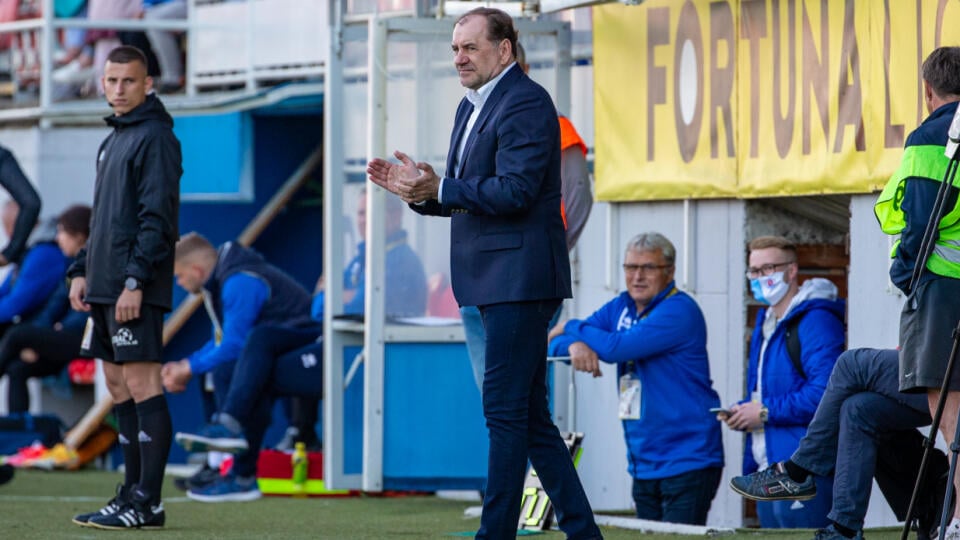 Zápas 31. kola Fortuna ligy medzi Zlatými Moravcami a ŠK Slovan. Na snímke je Vladimír Weiss.