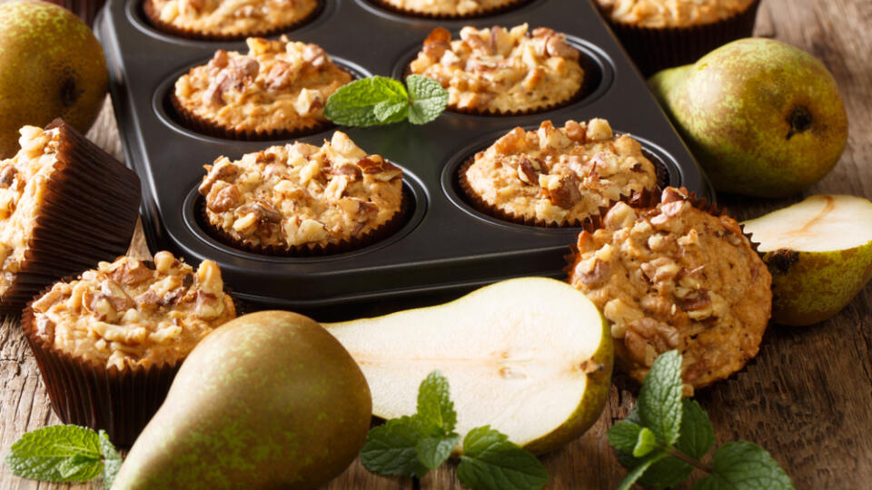 Dietary,Delicious,Pear,Muffins,With,Walnuts,And,Oatmeal,In,A